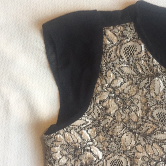 Lace cap sleeve blouse - Picture 5 of 6